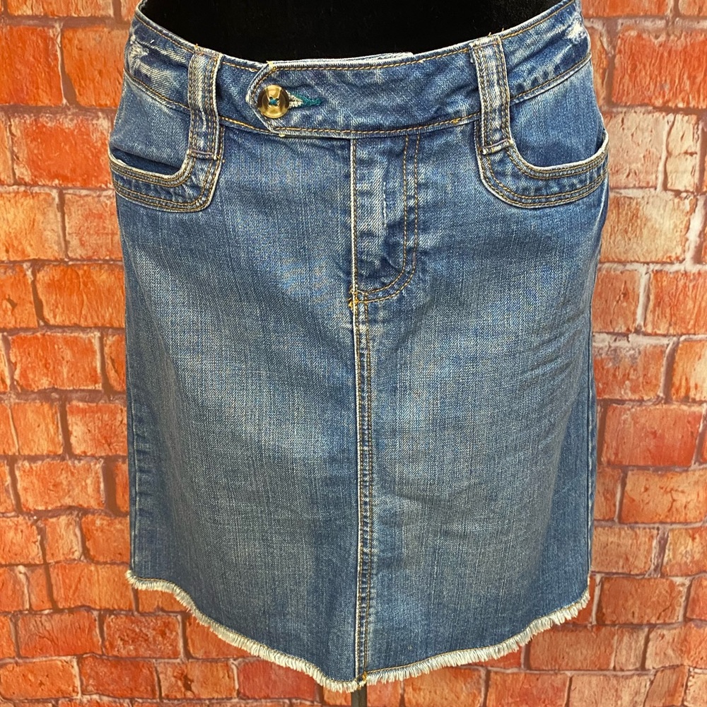 Old Navy Distressed‎ Denim Skirt